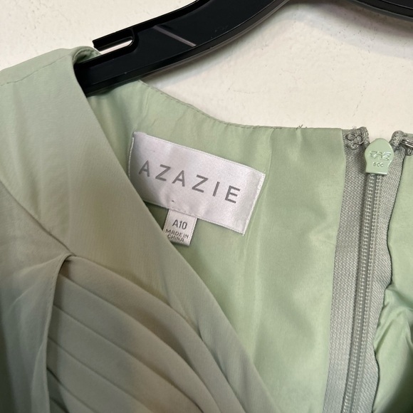 NWT AZAZIE HADLEY
A-Line Pleated Chiffon Knee-Length Dress Dusty Sage A10 - Picture 6 of 9